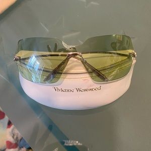 Trussardi unique sunglasses chanel style